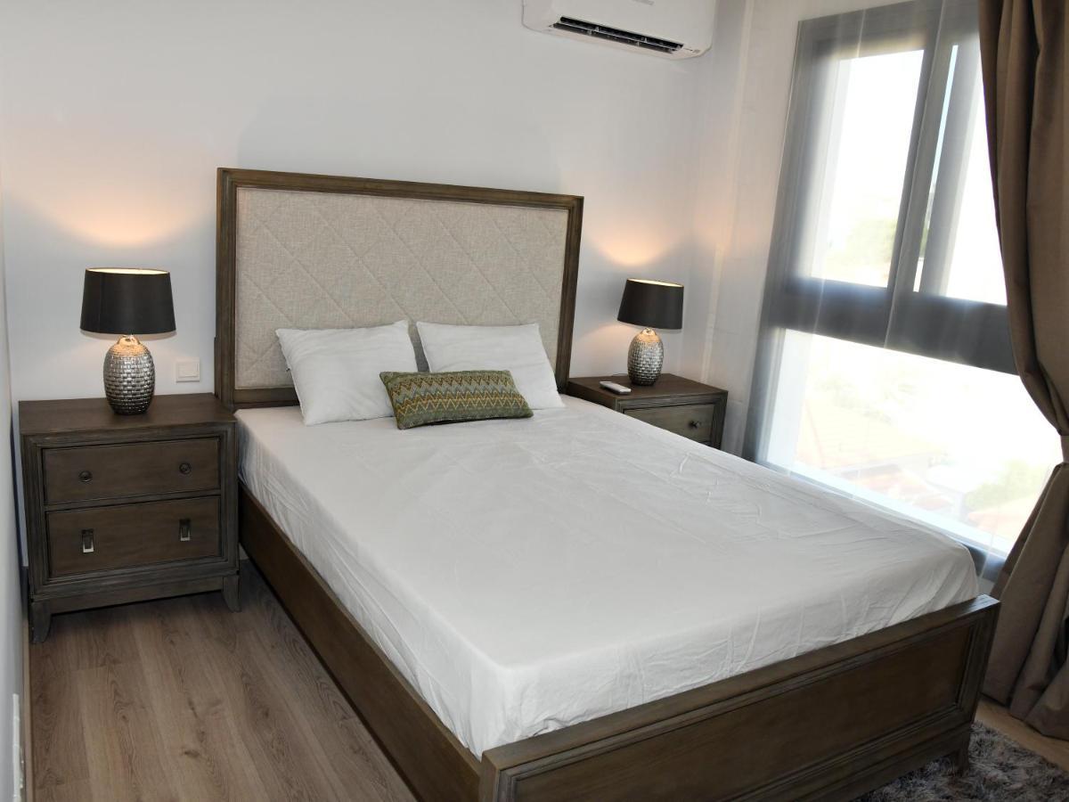 Baz Tower Aparthotel Nicosia Ngoại thất bức ảnh