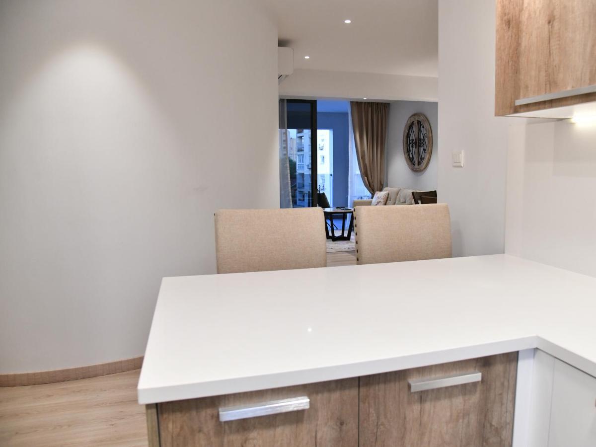Baz Tower Aparthotel Nicosia Ngoại thất bức ảnh