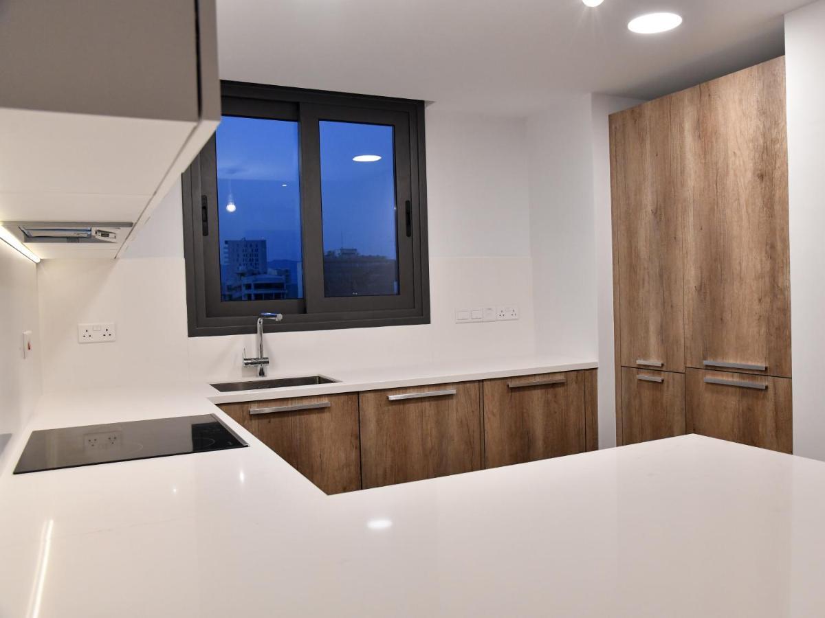 Baz Tower Aparthotel Nicosia Ngoại thất bức ảnh