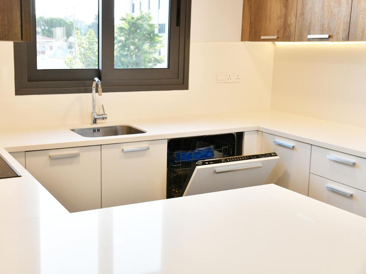 Baz Tower Aparthotel Nicosia Ngoại thất bức ảnh