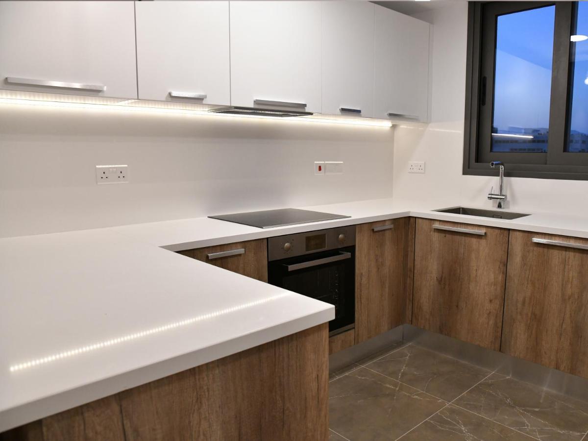 Baz Tower Aparthotel Nicosia Ngoại thất bức ảnh
