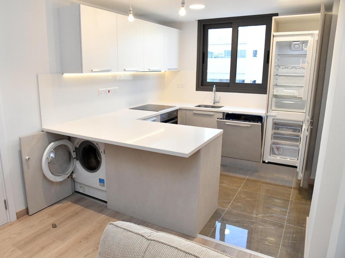 Baz Tower Aparthotel Nicosia Ngoại thất bức ảnh