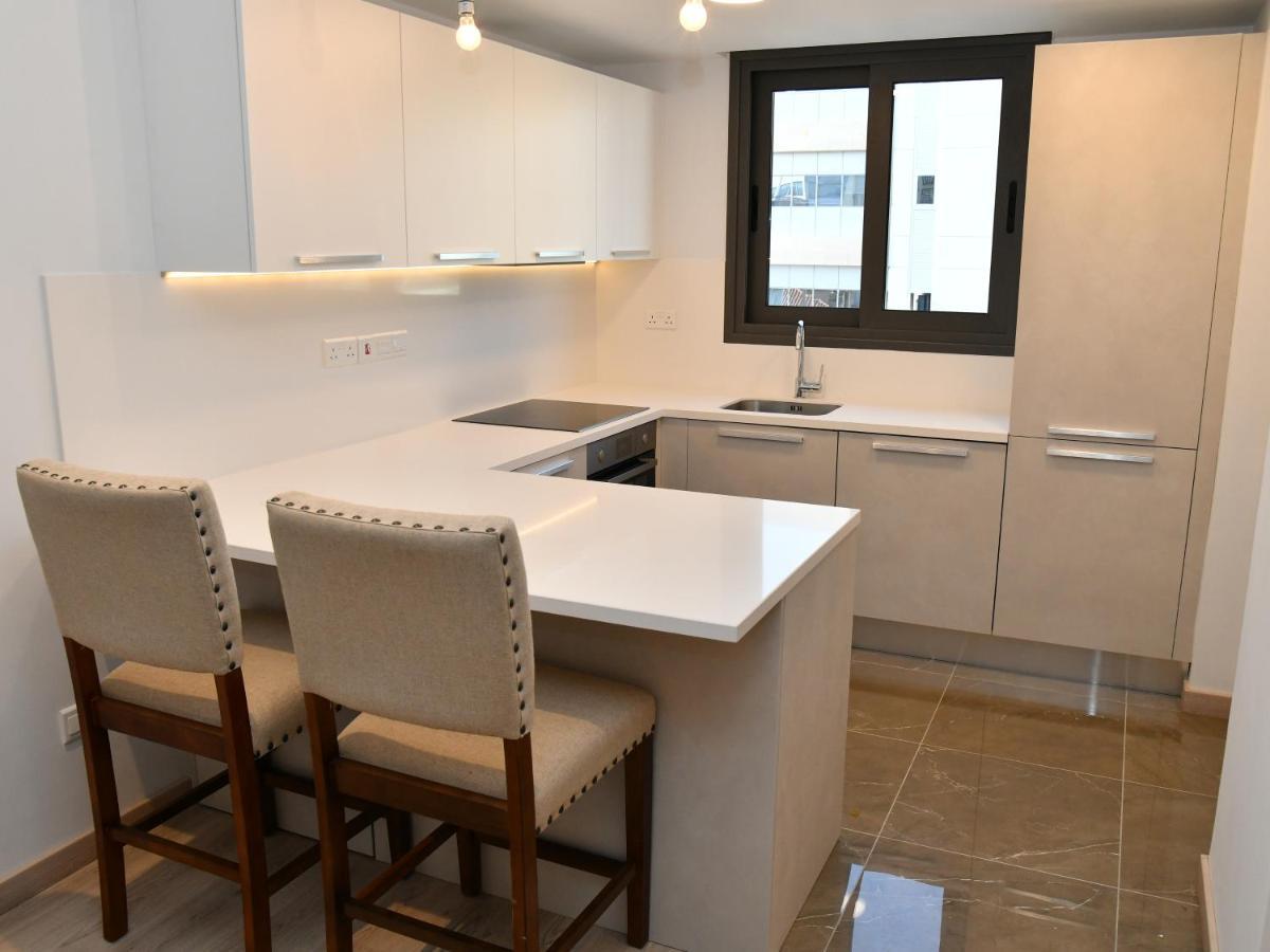 Baz Tower Aparthotel Nicosia Ngoại thất bức ảnh